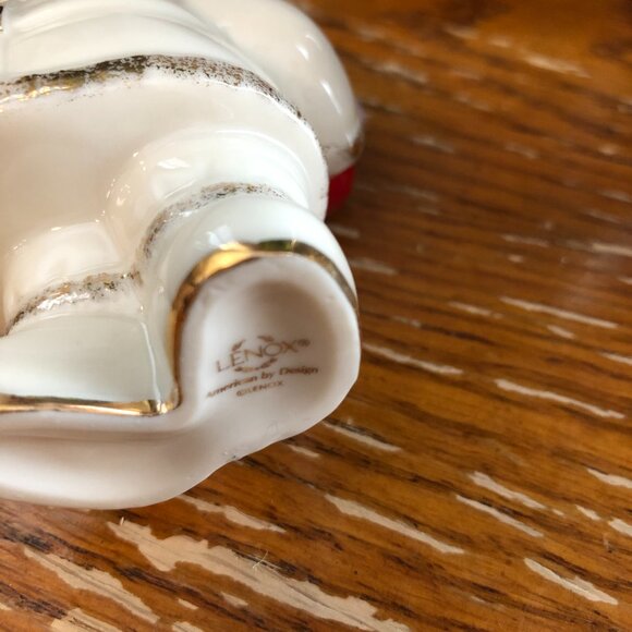 Lenox  2012 Annual Santa Ornament- Meet Me Under The Mistletoe - Picture 4 of 4